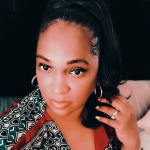 Meet your Posher, Felecia